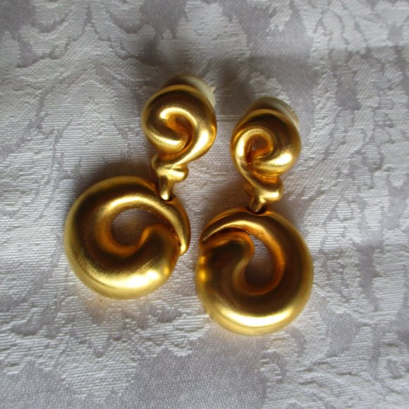 ๐น๐น CLARA STUDIOS (VINTAGE) GOLD SWIRL CIRCLE EARRINGS โ CLIP-ONS ๐น๐น NWOT - Picture 5 of 15